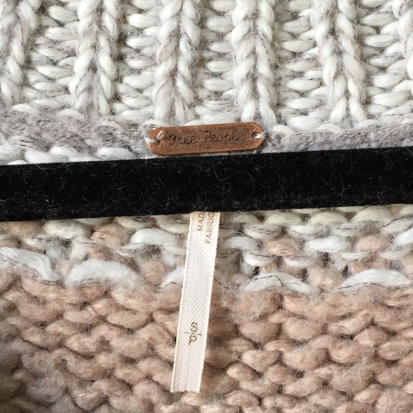 🌻”Free People” sweater.🌻 - Picture 4 of 4