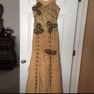 yellow/ orange dress