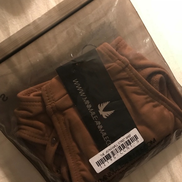 Minimale Animale Assymmetrical Wall Street Brief - Picture 4 of 5