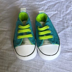 Converse crib shoe