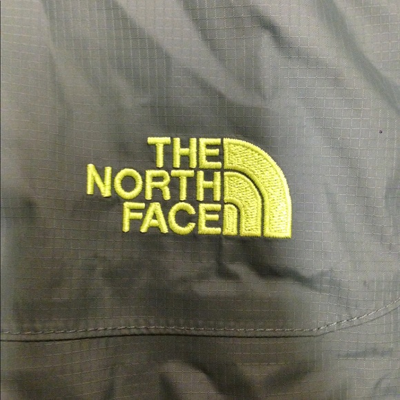 SOLD North Face Green Venture Hyvent Rain Jacket - Picture 2 of 8