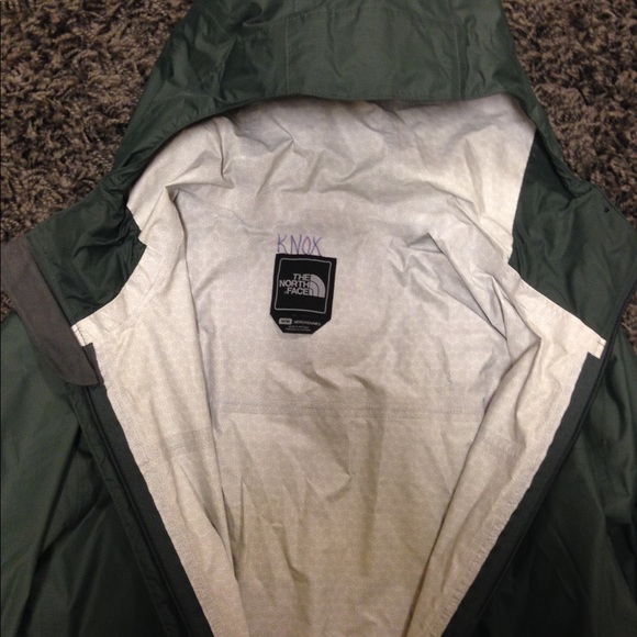 SOLD North Face Green Venture Hyvent Rain Jacket - Picture 4 of 8