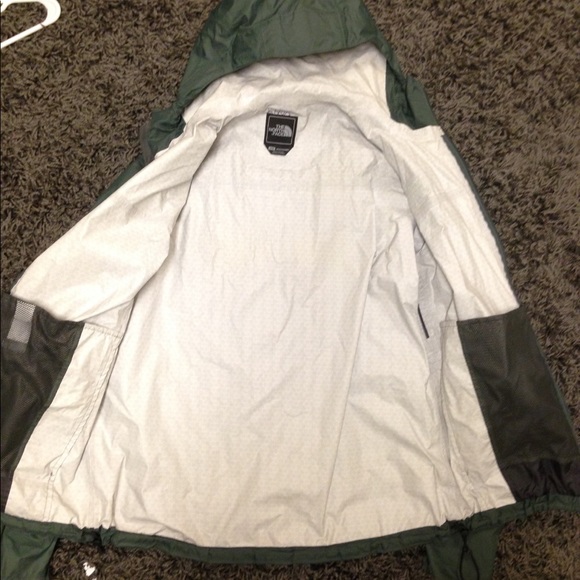 SOLD North Face Green Venture Hyvent Rain Jacket - Picture 5 of 8