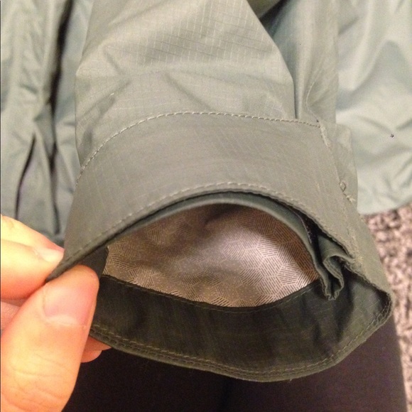 SOLD North Face Green Venture Hyvent Rain Jacket - Picture 6 of 8