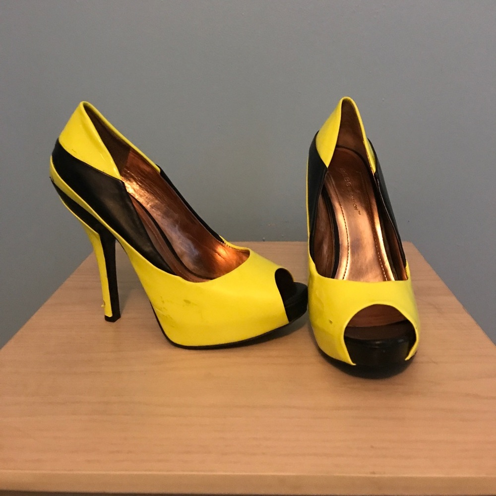 BCBG heels