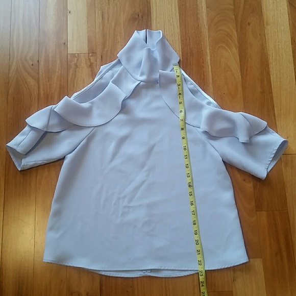 SOLD TOPSHOP Ruffle Cold Shoulder Top blouse l - Picture 6 of 8