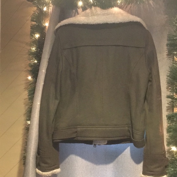 *American Eagle Bomber Jacket* - Picture 3 of 4