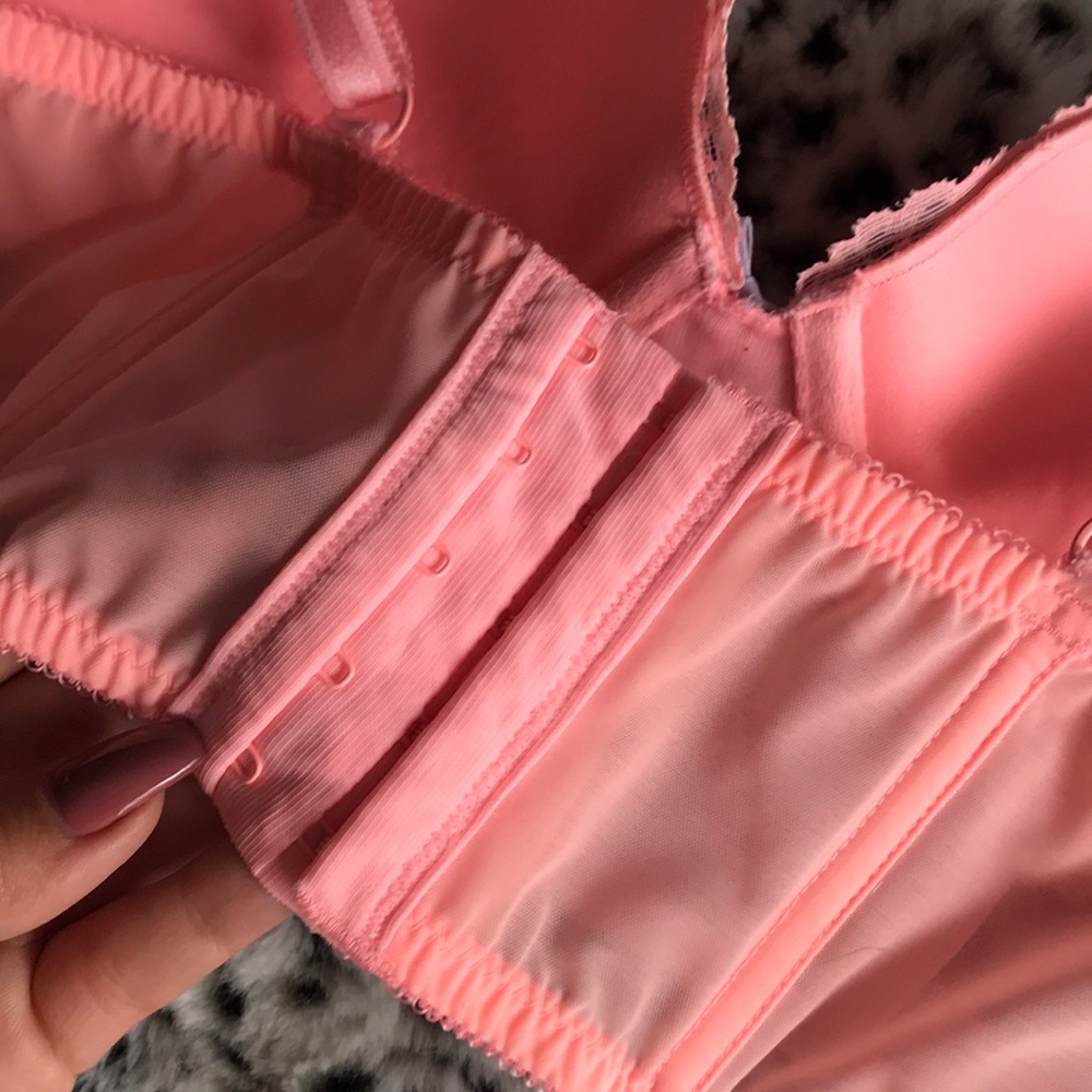 Victoria’s Secret bra 34D - Picture 3 of 5