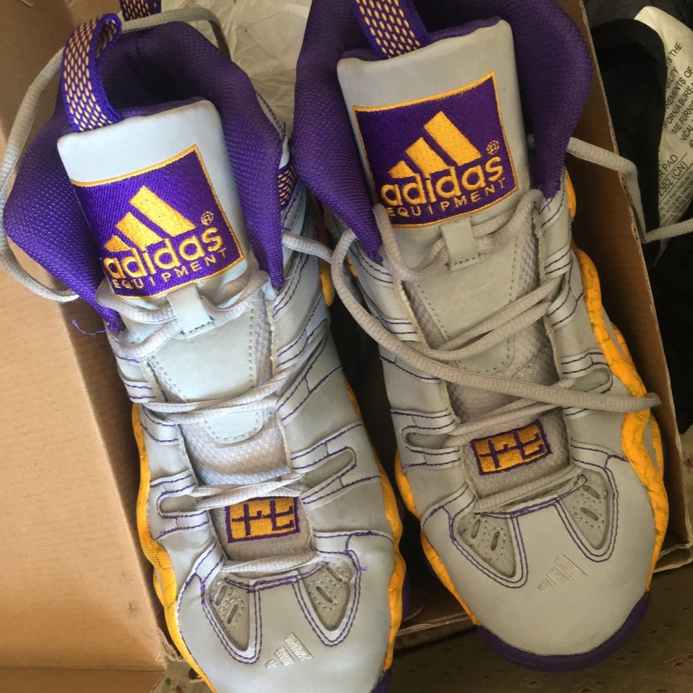 Adidas - Picture 3 of 5