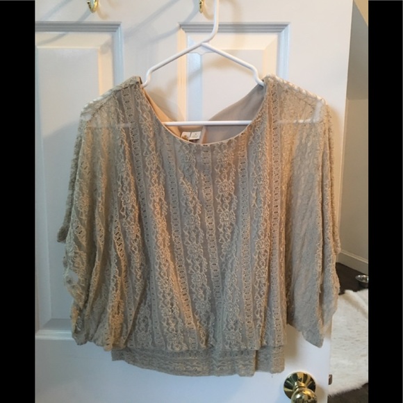 Lace top - Picture 1 of 2
