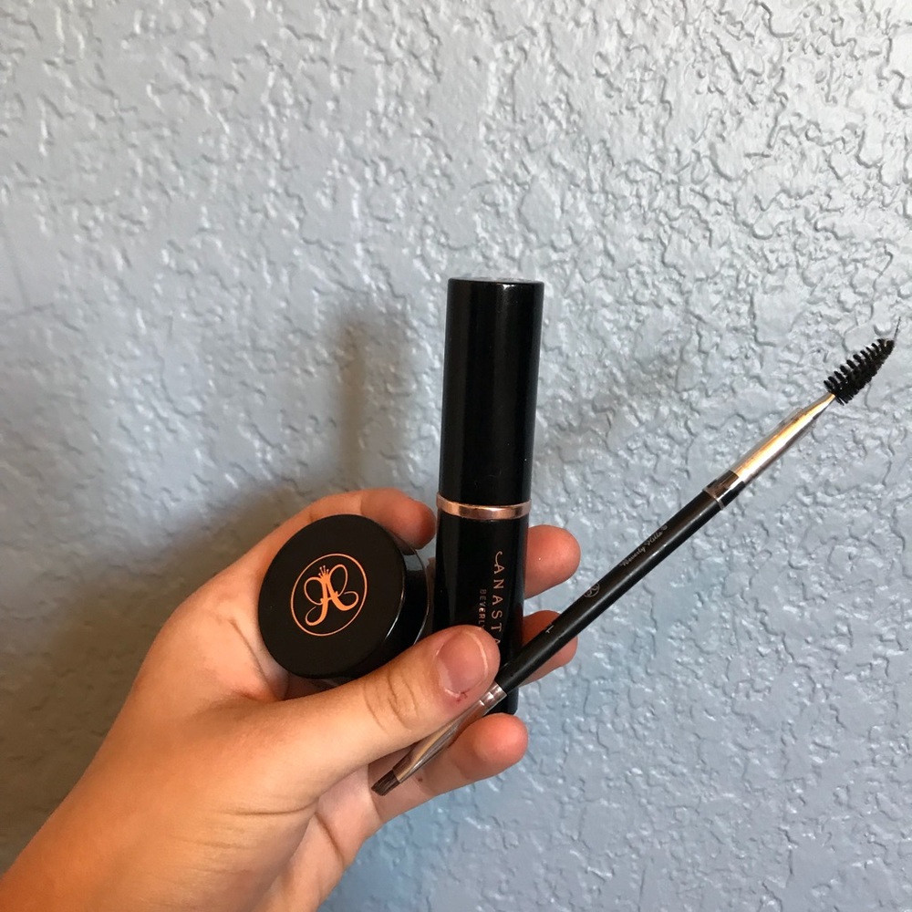Anastasia eyebrow cream and concealer
