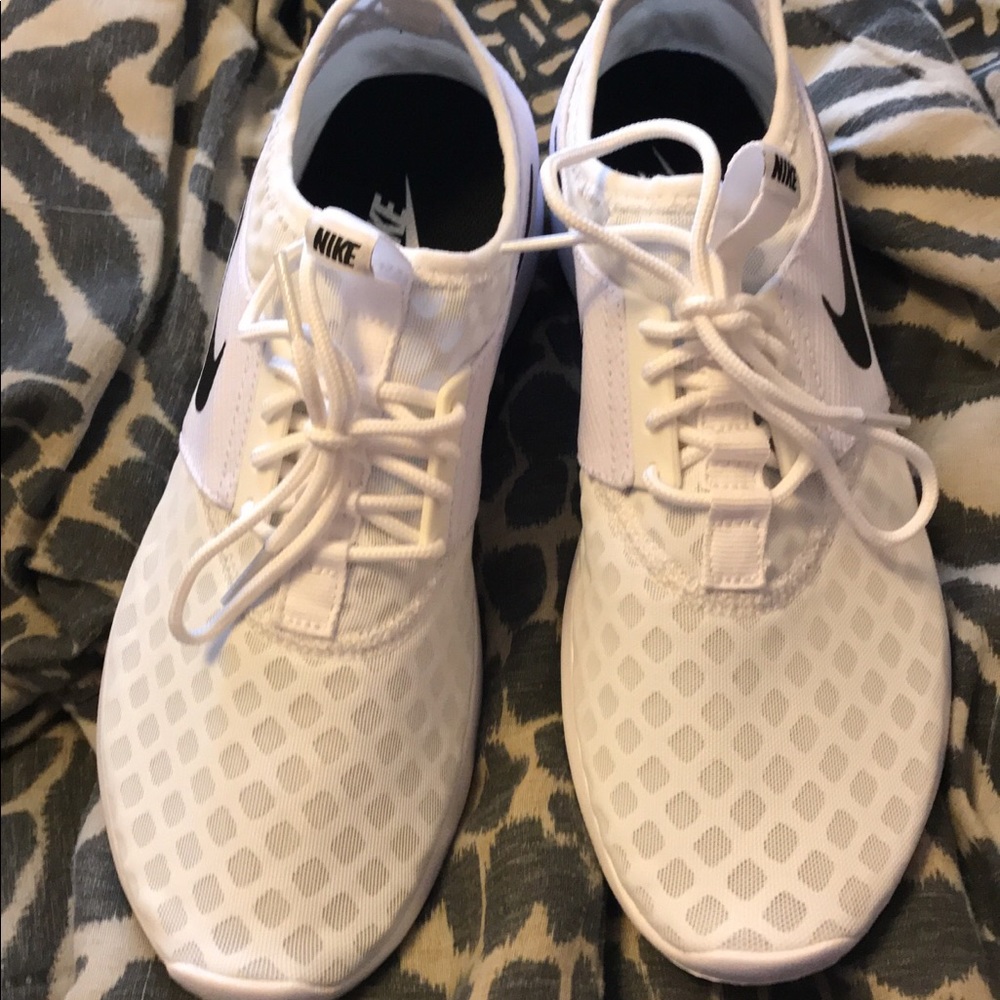 Woman Nike shoes