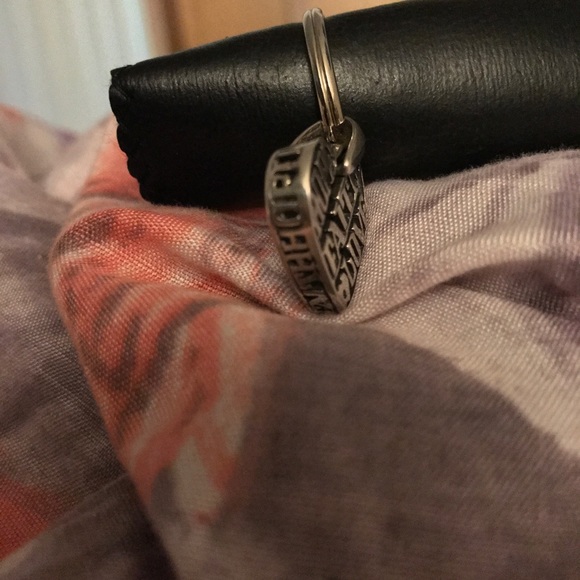 Silver keychain - Picture 3 of 3