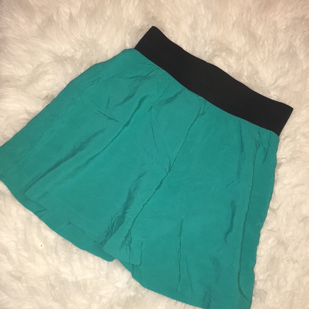 Skater skirt.