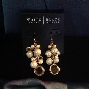 WH|BM Pearls; clear stone; dangle earrings