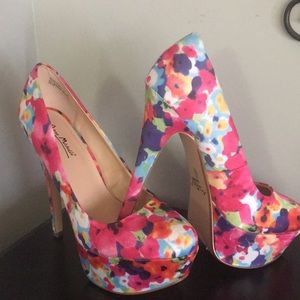 Anne Michelle size 8 platform 5 1/2 heel