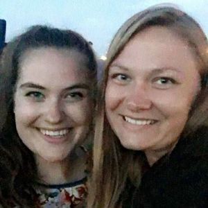 Meet your Posher, Caris