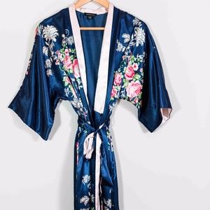 Navy silky dressing robe. Size L/XL.