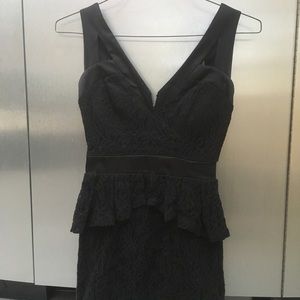 Black sleeveless party dress