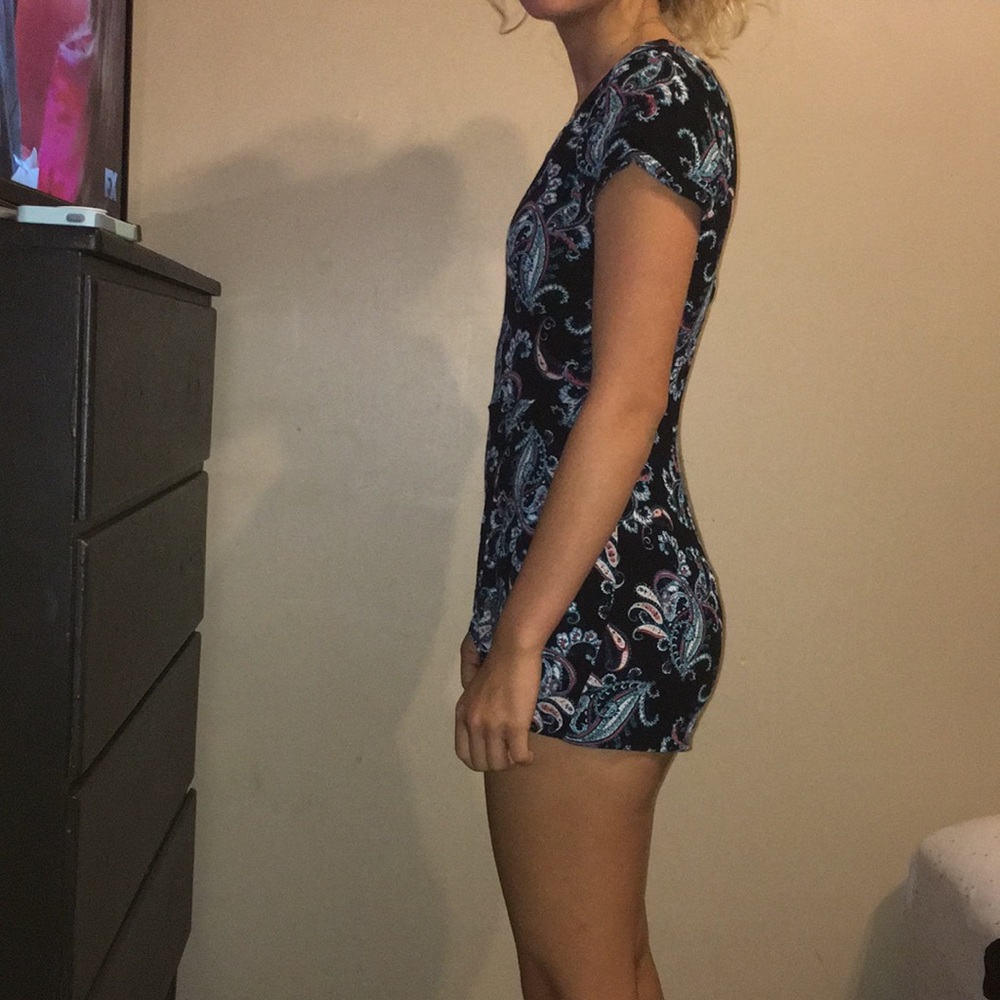 Paisley Romper. - Picture 3 of 4