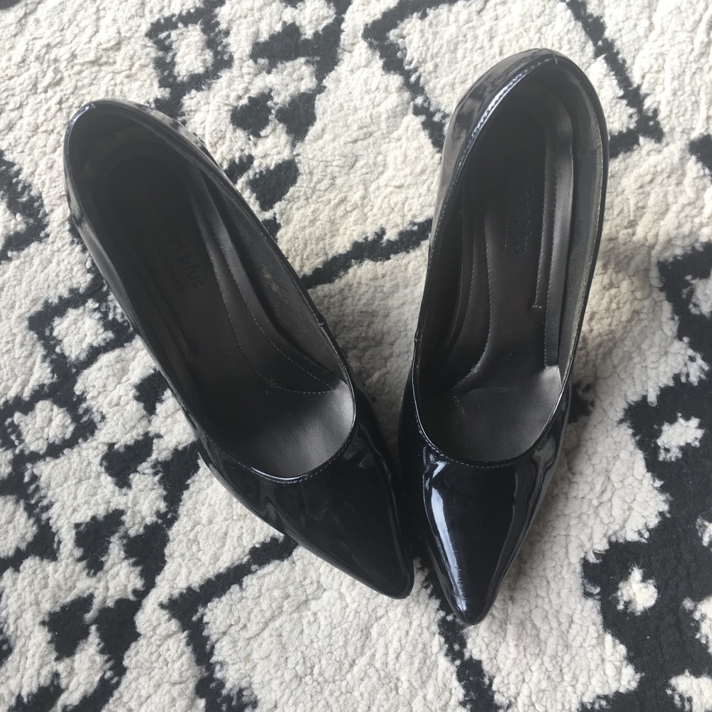 Black heels, patent, sz 5