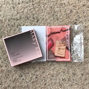 ⭕️ $8 with bundle ⭕️Mary Kay make-up bundle