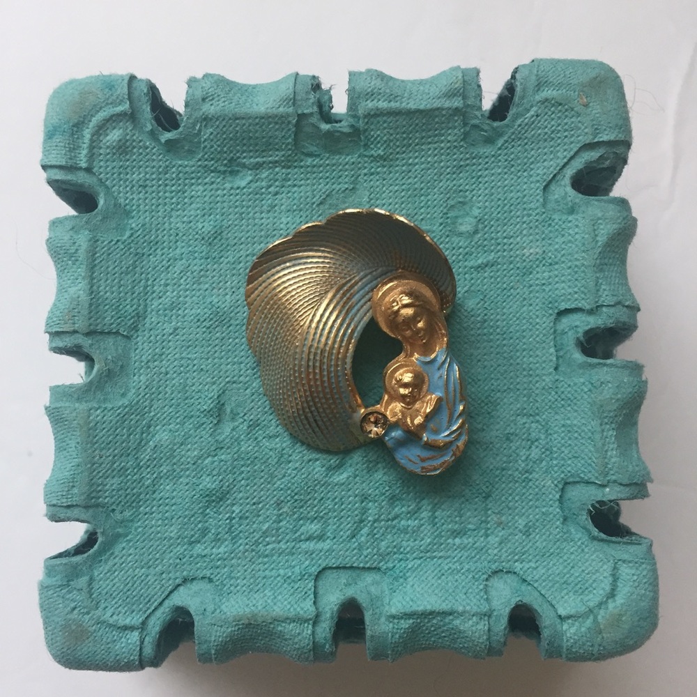 Vintage religious brooch pin Mary Jesus
