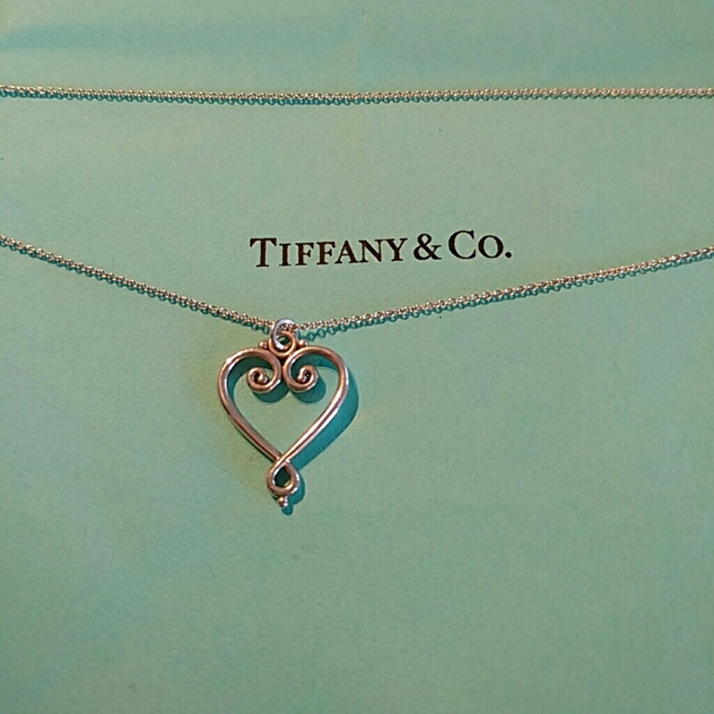Tiffany & Co RARE AUTHENTIC PALOMA HEART