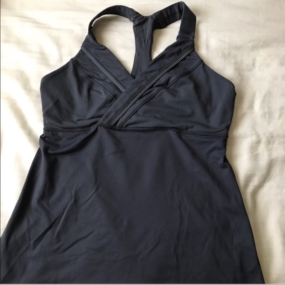 Lululemon athletica workout top!!