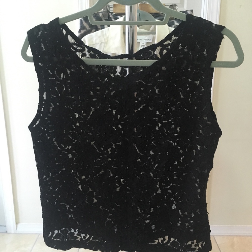 Vintage Sheer Lace Top ✨
