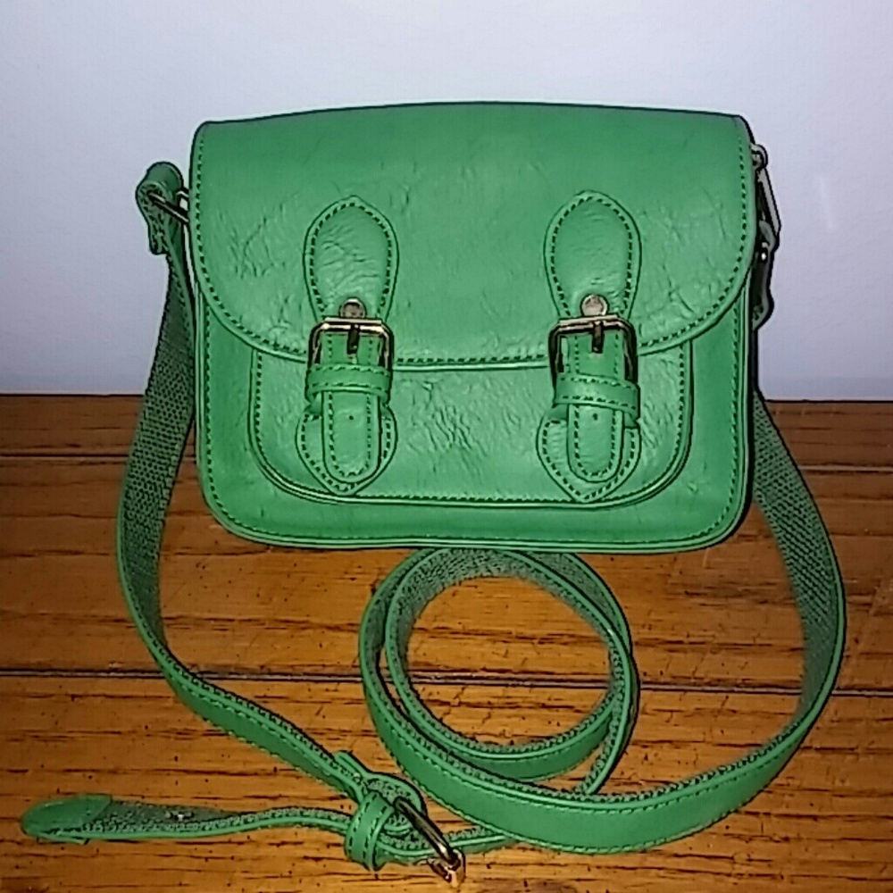 Super cute green crossbody bag