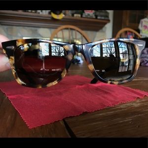 RAY-BAN Wayfarer POLARIZED