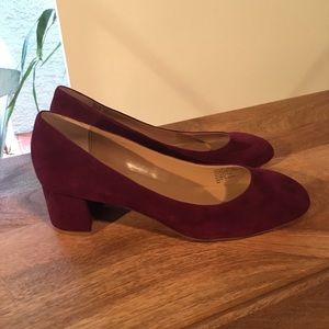 Banana Republic Burgundy Suede Pumps