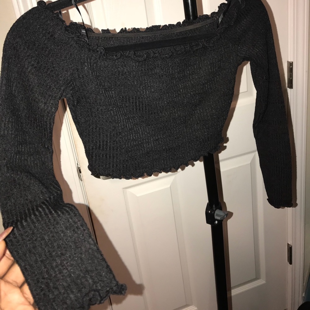 Black Long Sleeve Cropped Top