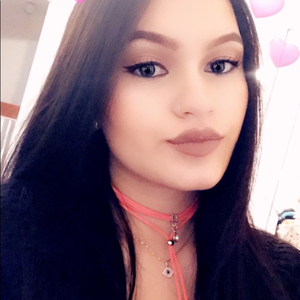Meet your Posher, Nicole