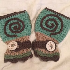 Handwoven fingerless mittens
