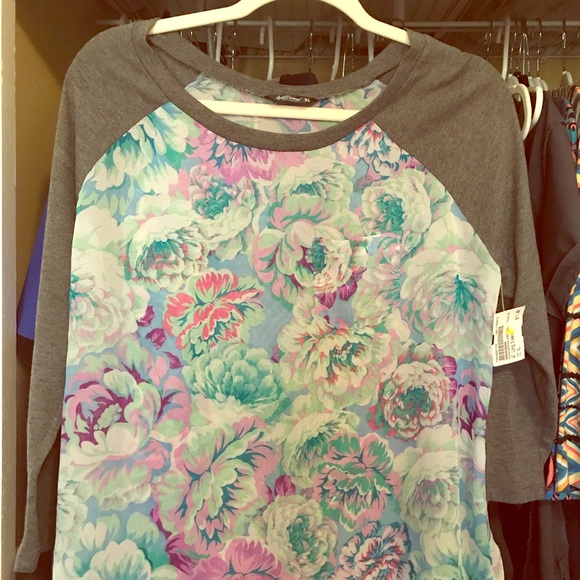 Ladies/junior fit floral top - Picture 1 of 3
