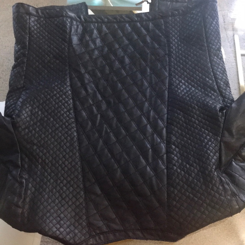Leather jacket - Picture 7 of 7