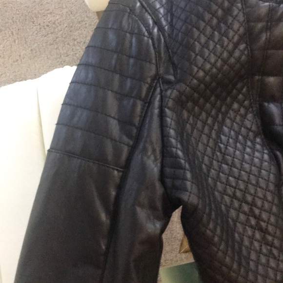 Leather jacket - Picture 5 of 7