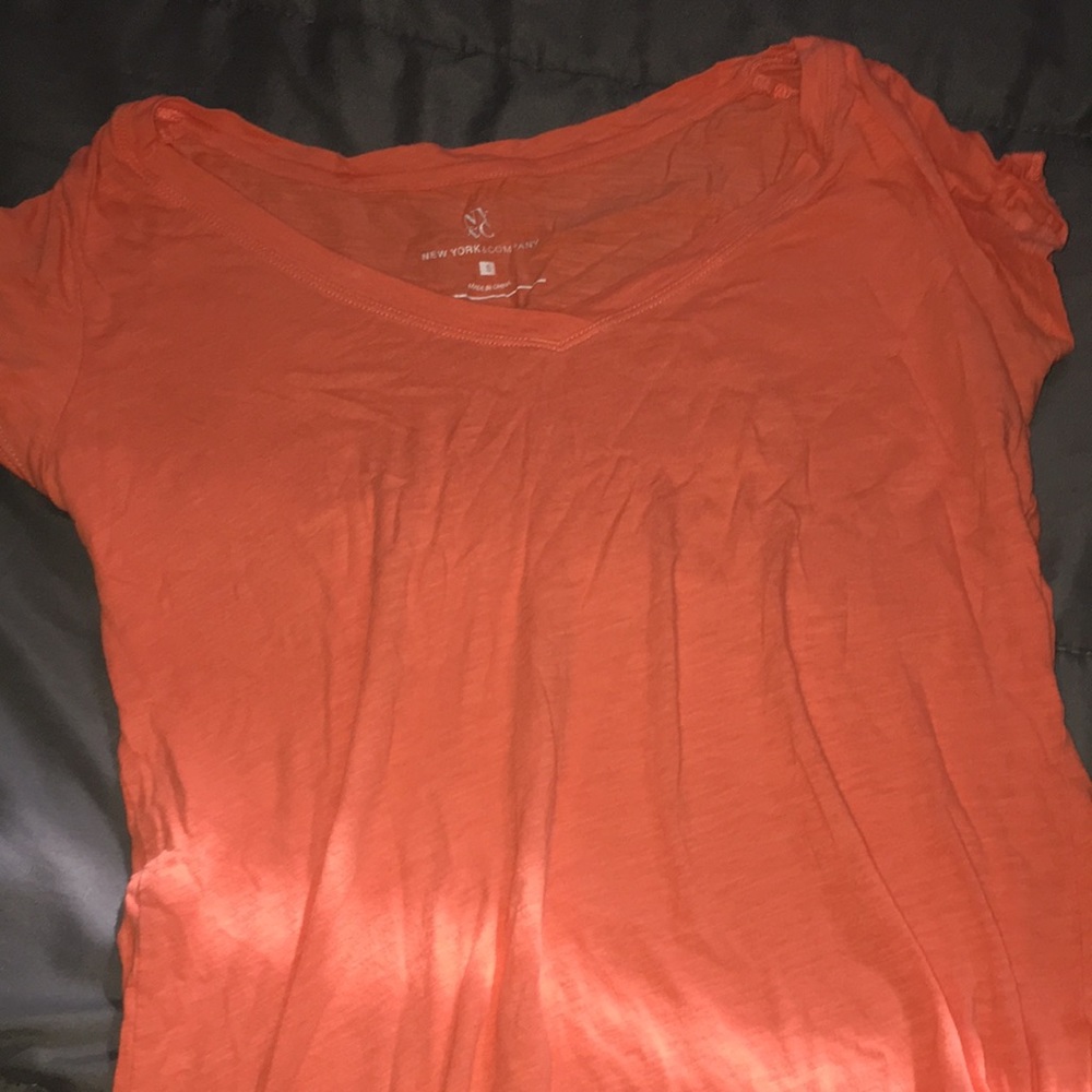 NEW YORK & COMPANY T SHIRT
