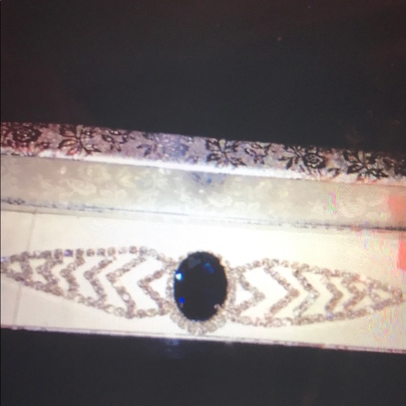 $22 New in box blue crystal bracelet - Picture 2 of 3