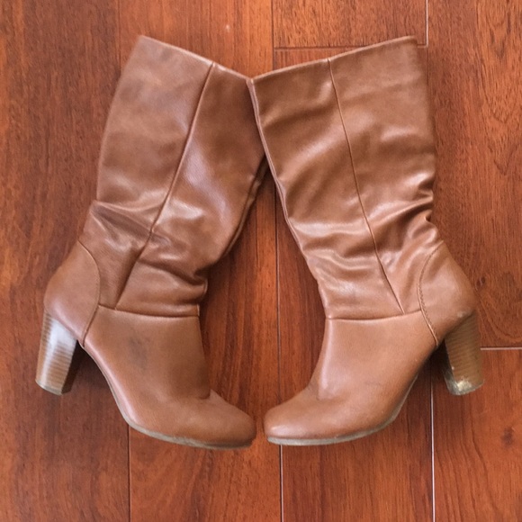 Forever 21 Shoes - PRICE DROP  Tan forever 21 boots with heels