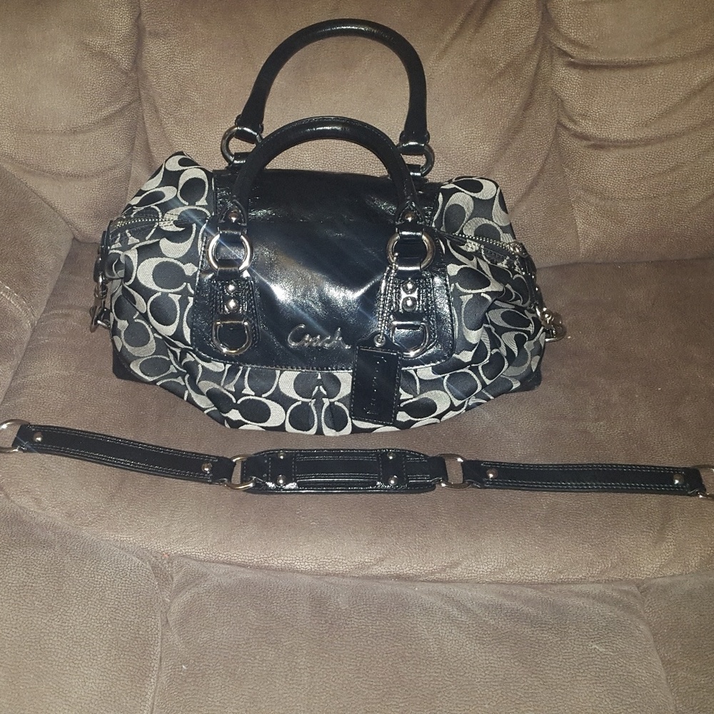 FINAL PRICE DROP *Authentic * COACH Bag EUC