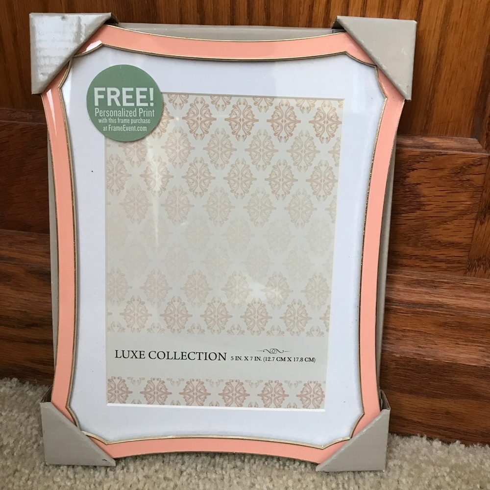Picture frame-peach trim