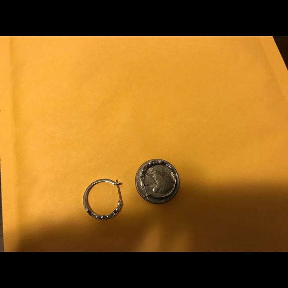 ❤️ DIAMOND HOOP EARRINGS ⭐️ (1 PAIR LEFT) - Picture 4 of 5