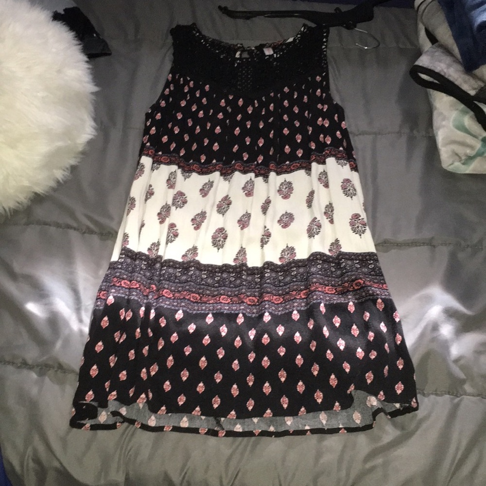 Cute Flowy dress