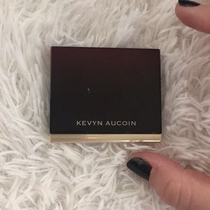 Kevyn Aucoin sculpting powder