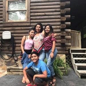 Meet your Posher, Beatriz