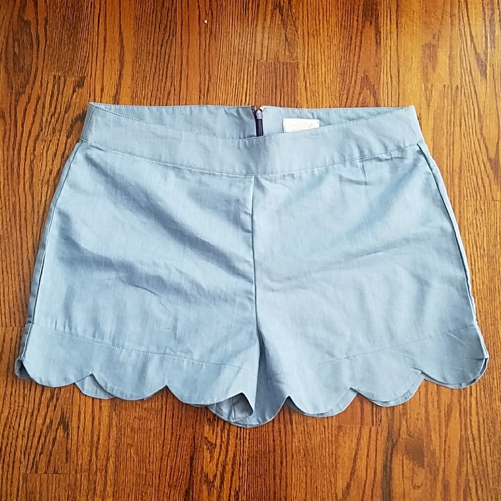 Mudpie scalloped shorts size large