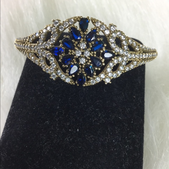 Jewelry - Brand New Stunning Sapphire and Topaz Bracelet